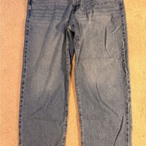 Universal Thread Men's Relaxed Light Blue Jeans